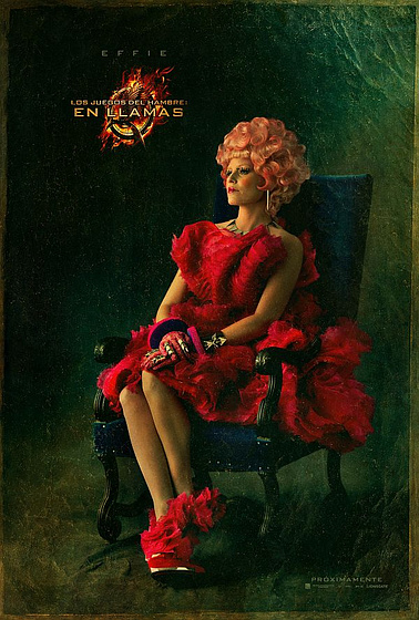 Elizabeth Banks en Los Juegos del Hambre. En Llamas (Cartel promocional)