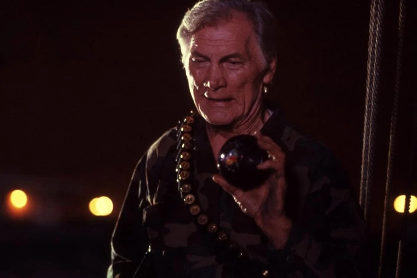 Jack Palance en cyborg-2-la-sombra-del-cristal