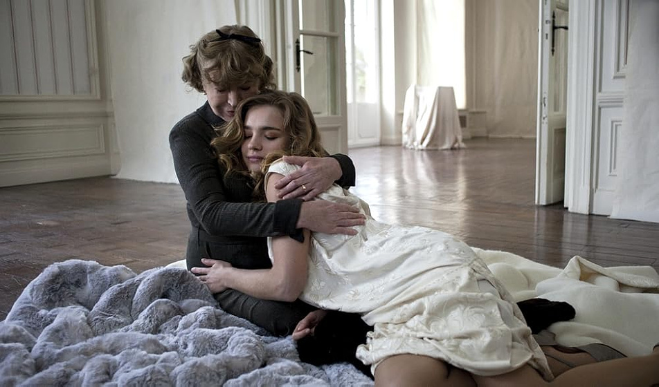 Marianne Faithfull y Natalia Vodianova en belle-du-seigneur