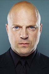picture of actor Michael Chiklis