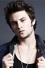 photo of person Shiloh Fernandez