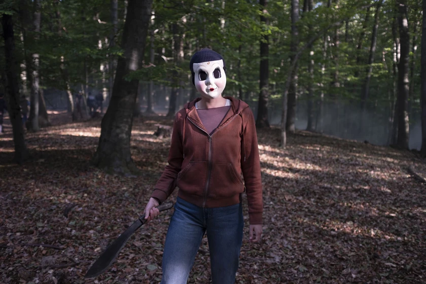Imagen de strangers-capitulo-1