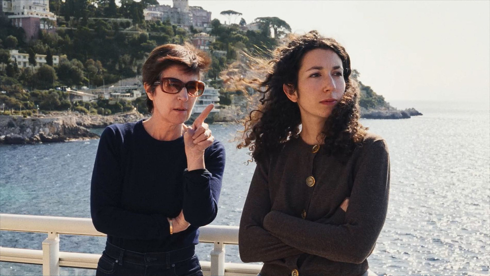 Christine Angot en A Family