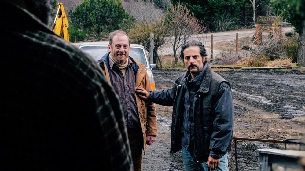 Alejandro Awada y Joaquín Furriel en una-muerte-silenciosa
