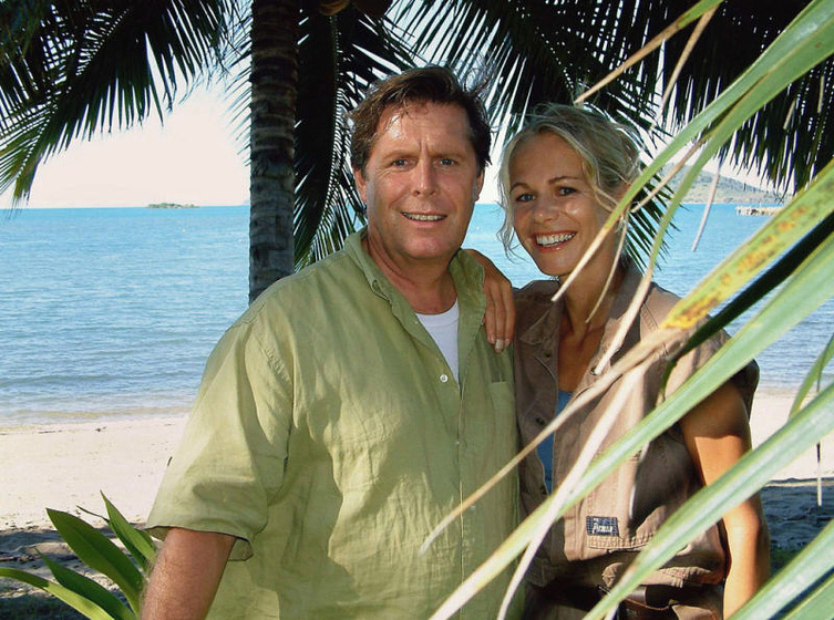 Claudine Wilde y Sigmar Solbach en Los Secretos de la Isla