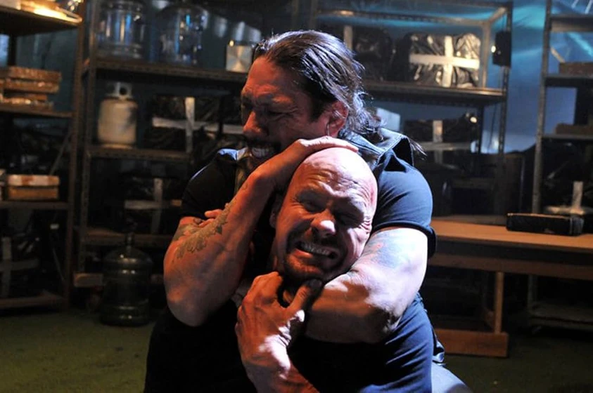 Danny Trejo y Steve Austin en recoil
