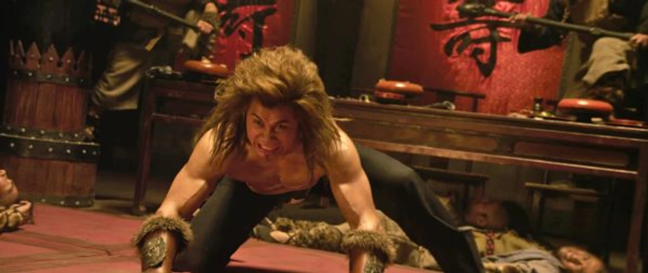 Cung Le en el-hombre-con-los-punos-de-hierro