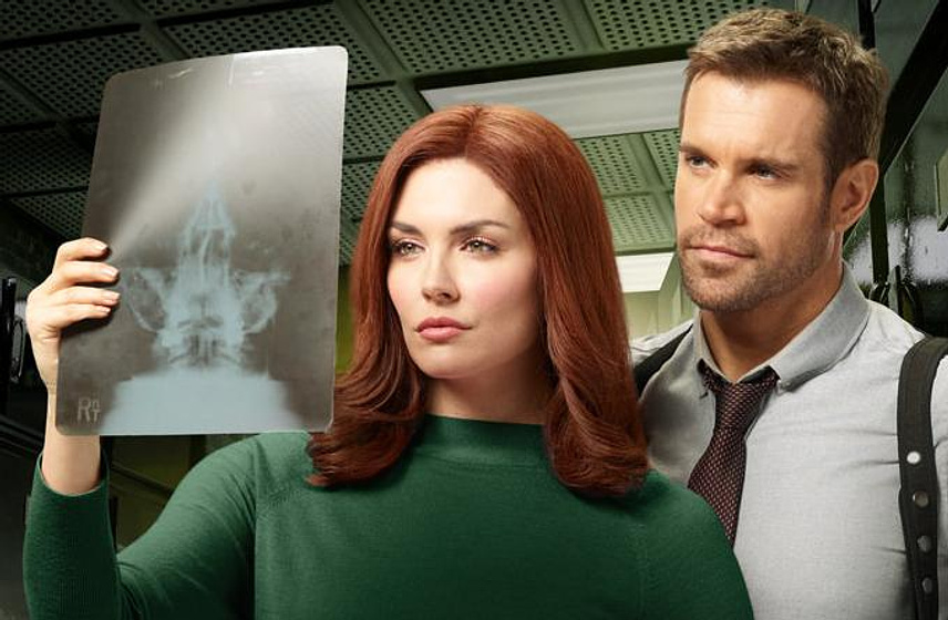 Taylor Cole y Stephen Huszar en Testigo Silencioso