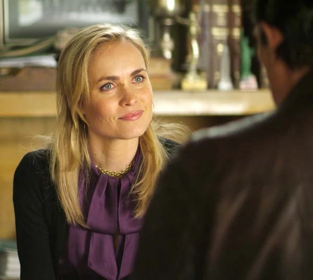 Radha Mitchell en the-code