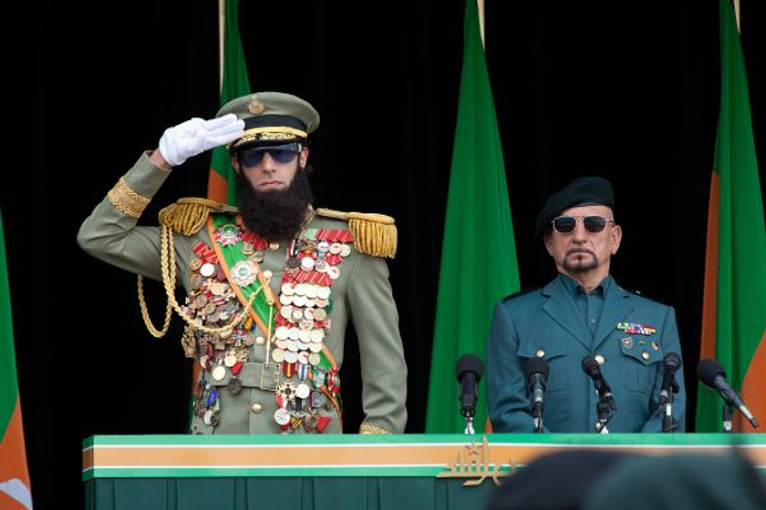 Sacha Baron Cohen y Ben Kingsley en El Dictador