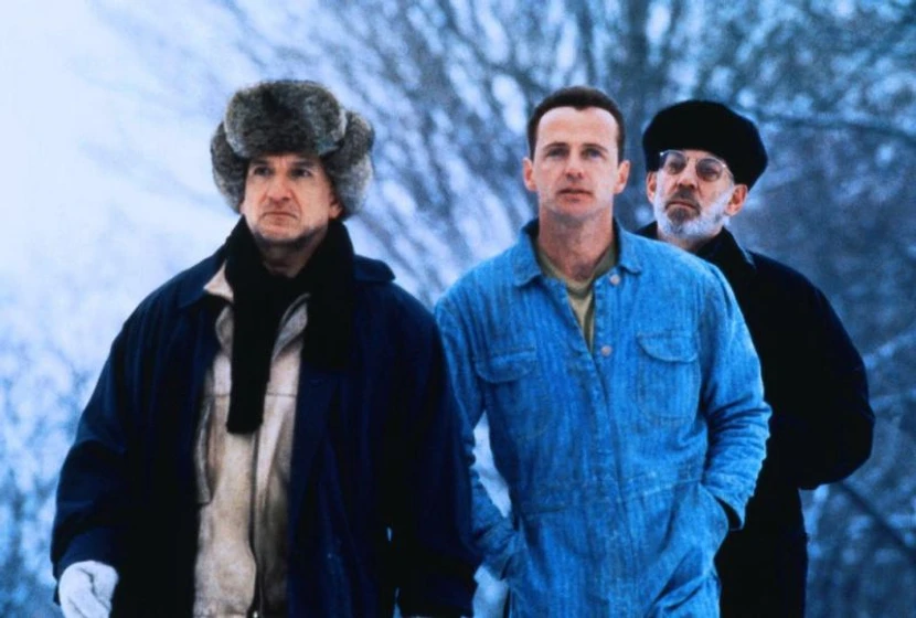 Donald Sutherland, Aidan Quinn y Ben Kingsley en caza-al-terrorista