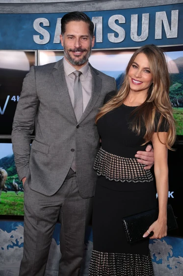 Sofía Vergara y Joe Manganiello en jurassic-world (Premiere en Los Angeles. Junio 2015)