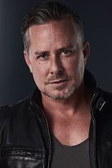 picture of actor Dean Armstrong