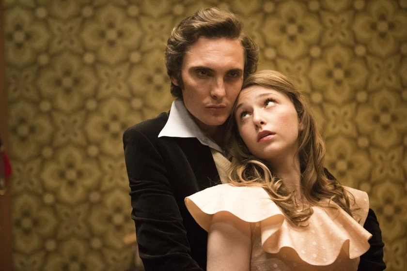 Bethany Whitmore y Eamon Farren en la-chica-dormida