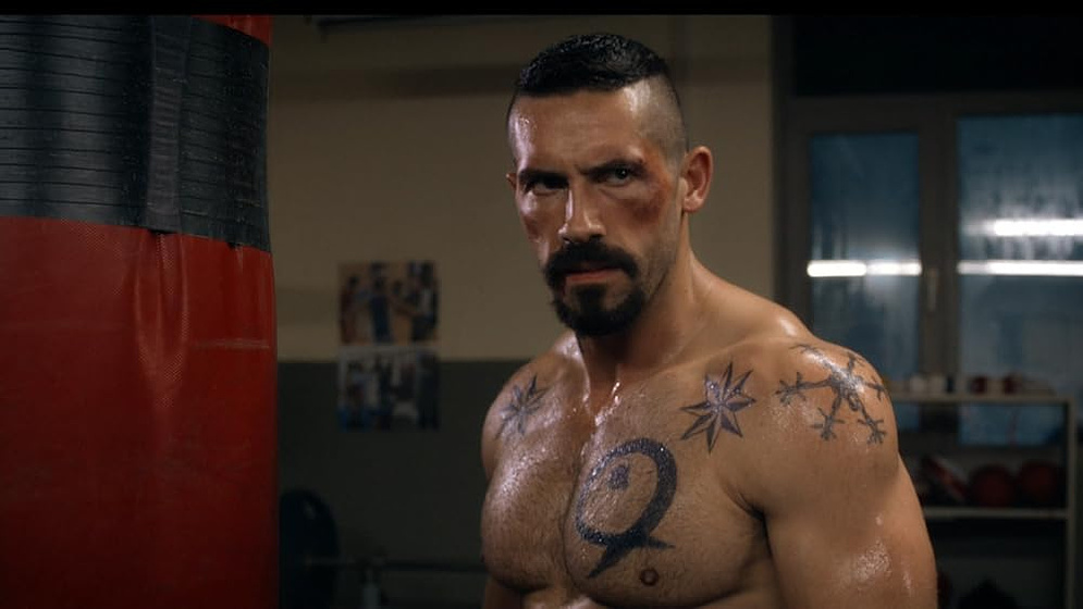 Scott Adkins en Boyka: Invicto IV
