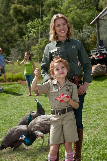 Scarlett Johansson y Maggie Elizabeth Jones en Un Lugar para soñar