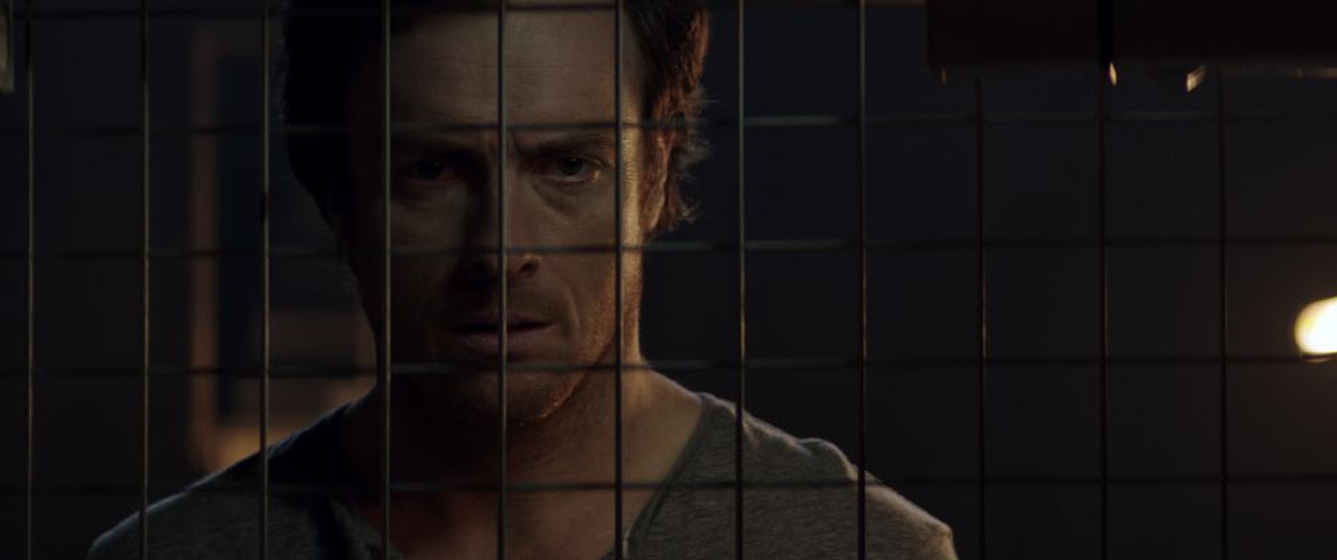 Toby Stephens en The Machine