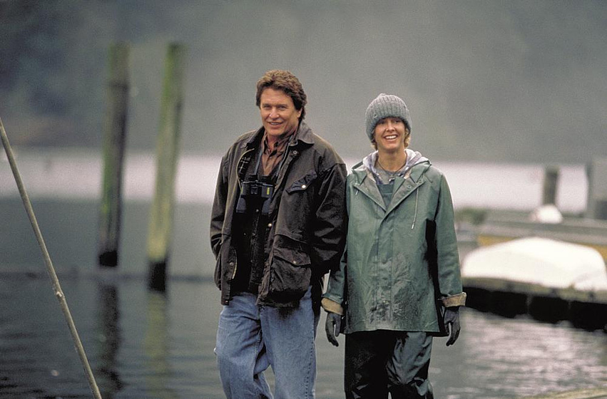 Tom Berenger y Rachel Hayward en el-faro-2002