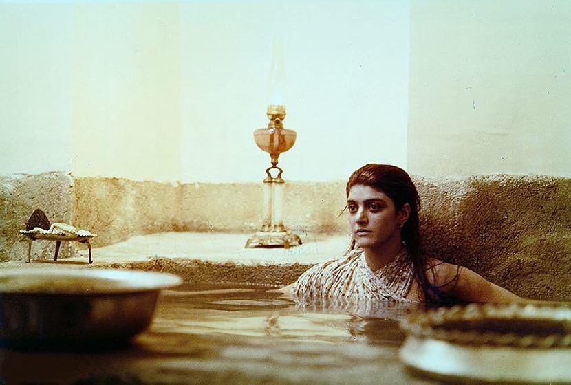 Shohreh Aghdashloo en Chess of the Wind